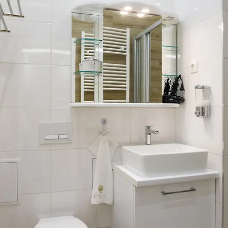Rebany 2 Free Parking, Location *